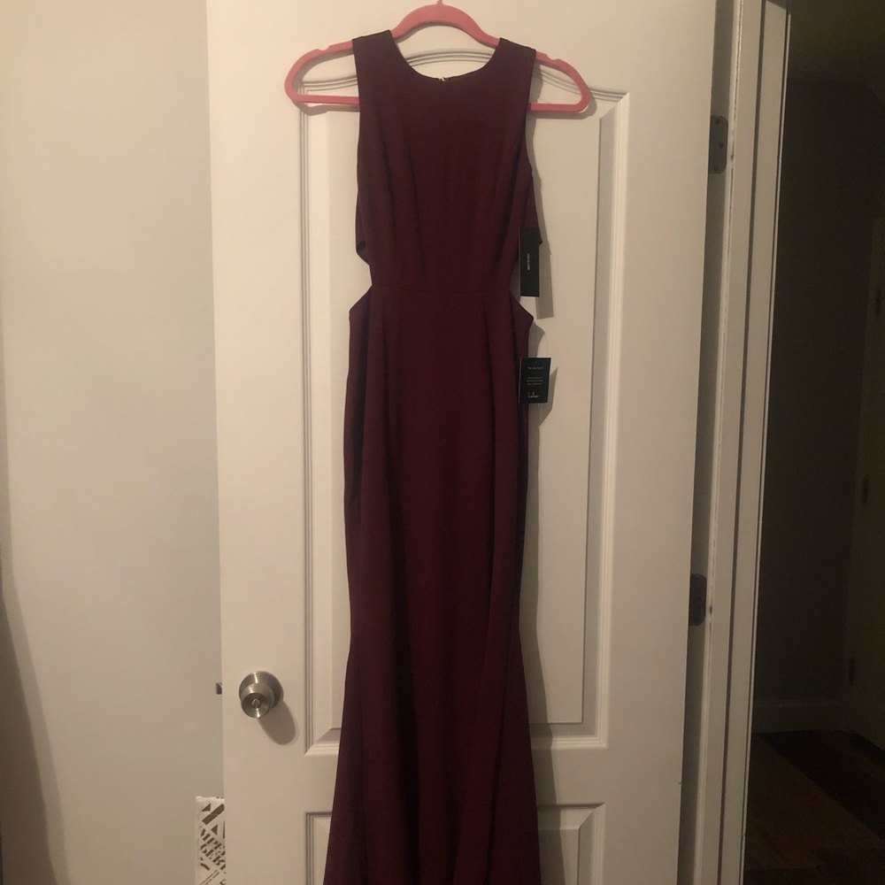 Never been worn Lulus red wine gown
